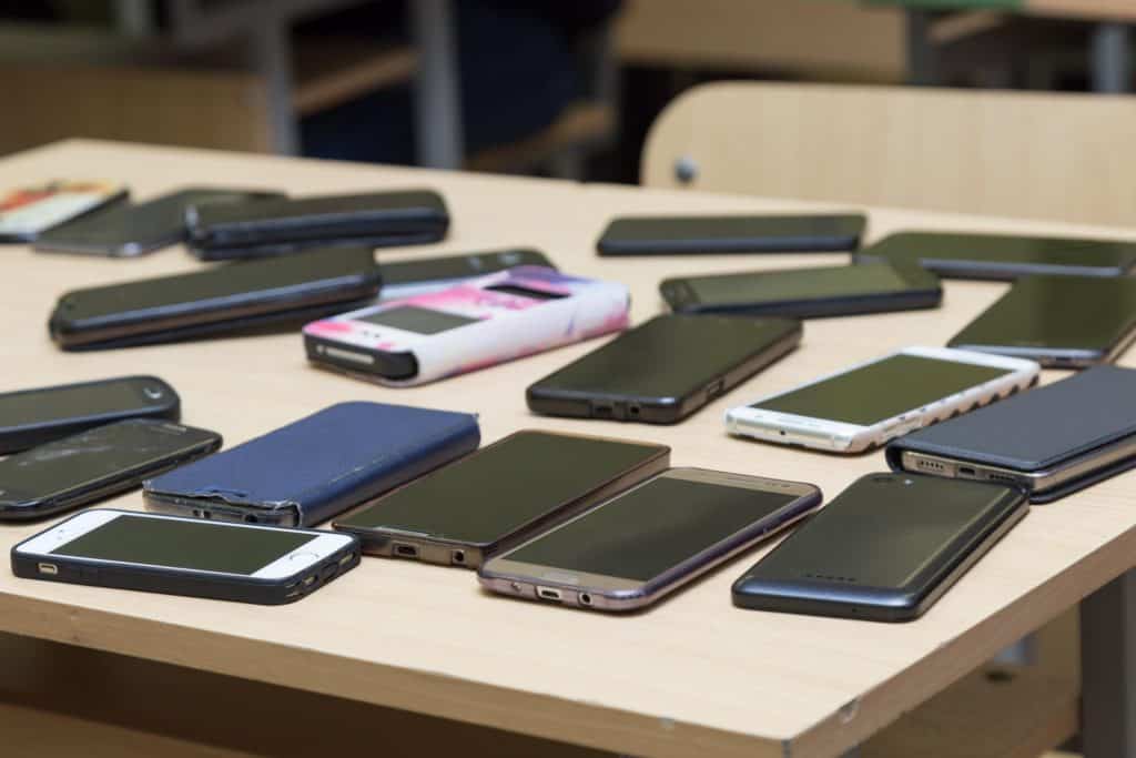 Beyond iPhones Top-Selling Android Phones for Bulk Buyers in 2025